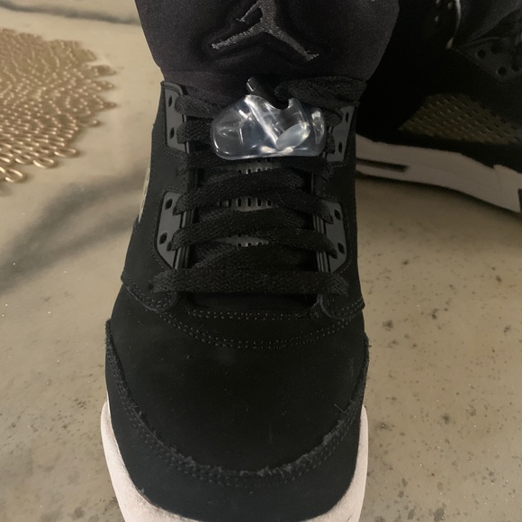 Air Jordans 5 Retro Oreo - Picture 4 of 4